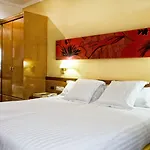 Acacia Aparthotel 4*
