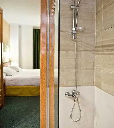 Acacia 4*
