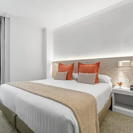Apartahotel Acacia 4*