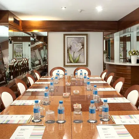 Acacia Apartahotel