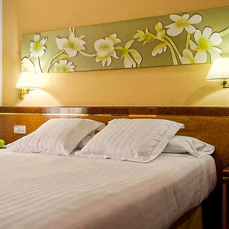 Acacia Aparthotel 4*